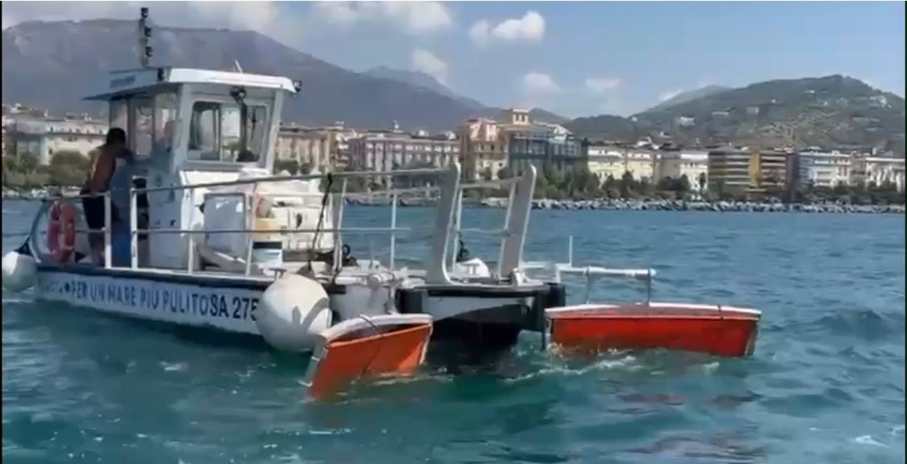 salerno riparte spazzamare tre mesi di interventi contro rifiuti e schiume in mare da Anteprima24.it salerno riparte spazzamare tre mesi di interventi contro rifiuti e schiume in mare
