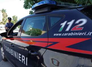 Perseguita la vittima e intimidisce anche i legali: arrestato