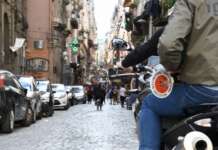 VIDEO/ Far-west a Montesanto, uomo in strada con un AK-47: arrestato