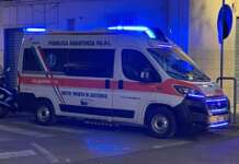 Incidente a Battipaglia: auto si ribalta in via Mazzini, quattro giovani feriti