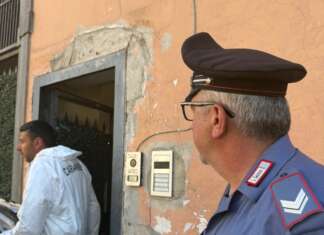 Boscotrecase, uomo ucciso a colpi d’arma da fuoco in casa: indagano i carabinieri