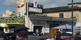 Titolare birreria aggredito davanti al suo locale a Napoli, è in pericolo di vita