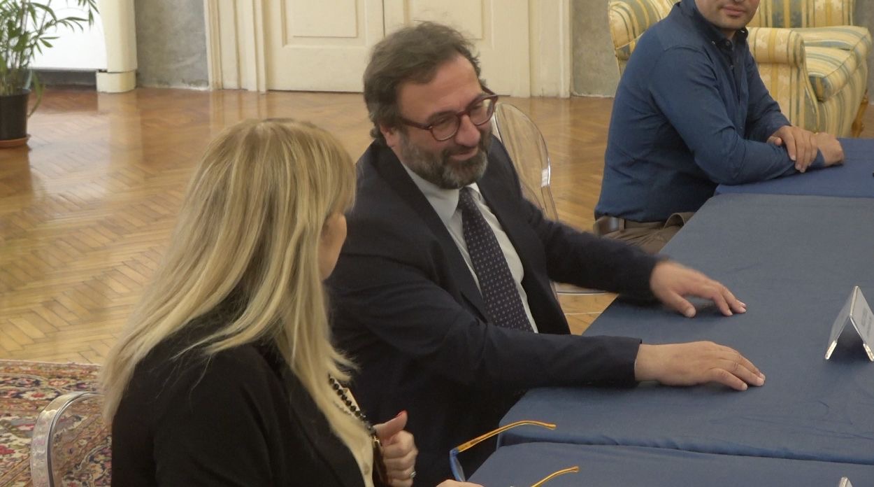 con il sindaco pizza una nuova fase per avellino gli auguri del prefetto da Anteprima24.it con il sindaco pizza una nuova fase per avellino gli auguri del prefetto
