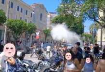Fine anno scolastico, gavettoni fuori controllo in piazza S. Francesco: coinvolti passanti e residenti