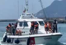 Incendio a bordo di un traghetto al molo Manfredi