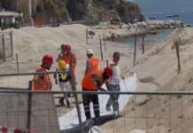 VIDEO/ Cetara, avviate le operazioni per liberare l’arenile
