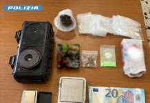 Rapina un passante e lo ferisce, arrestato: in manette anche uno spacciatore con 20 dosi e un coltello