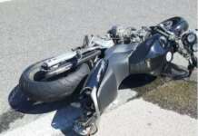 Incidente nella notte, impatto fatale: morti due motociclisti