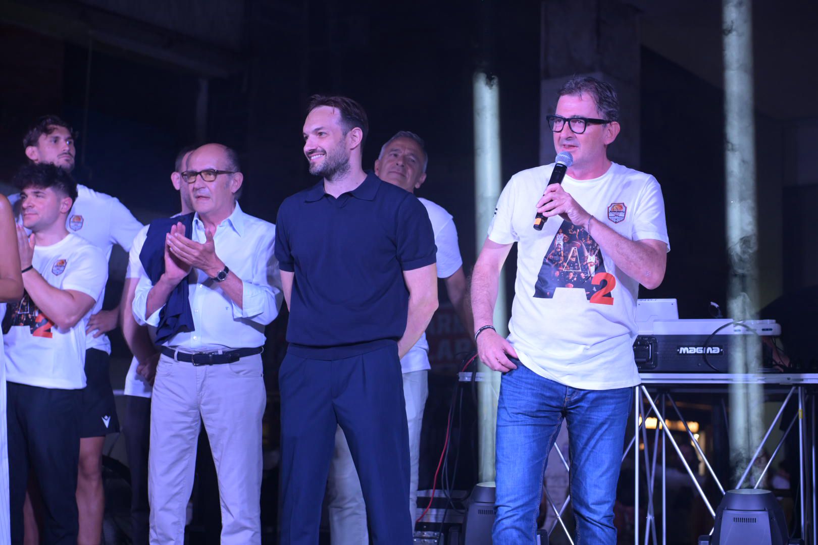 paperd236 juve casera 232 qui la festa emozioni ed entusiasmo per una stagione indimenticabile da Anteprima24.it paperd236 juve casera 232 qui la festa emozioni ed entusiasmo per una stagione indimenticabile