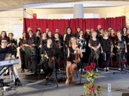Paupisi si incanta con la grande opera: trionfo di emozioni per il concerto della corale ‘Papisius’