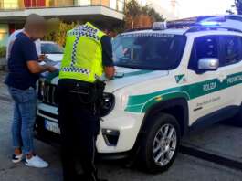 Chiedevano fino a 40 euro per parcheggiare: blitz contro i parcheggiatori abusivi alla Reggia