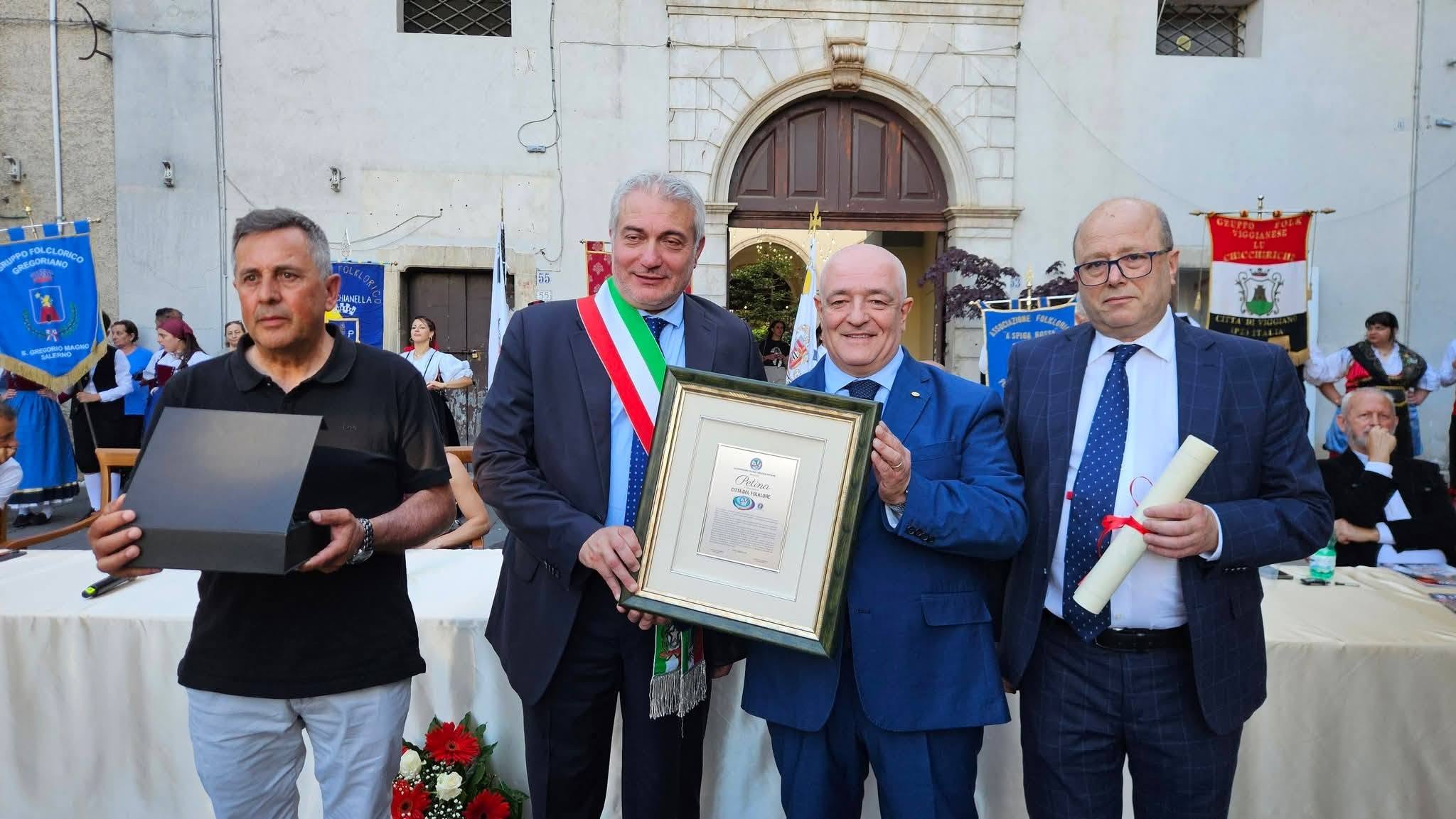 petina il borgo degli alburni proclamato citt224 del folklore da Anteprima24.it petina il borgo degli alburni proclamato citt224 del folklore
