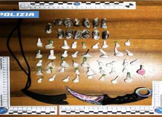 Coltello e droga, minore arrestato dalla polizia