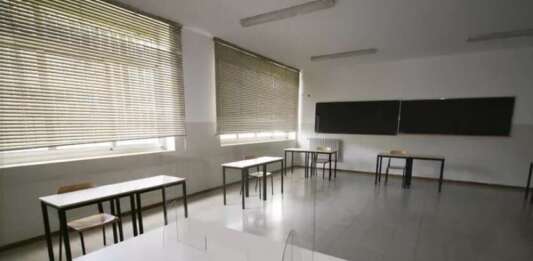 Ragazza di 17 anni in coma da 18 mesi bocciata a scuola: “Troppe assenze”
