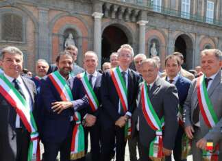 Elezioni Regionali, la rivolta dei sindaci: “Vogliamo candidarci senza dimetterci”