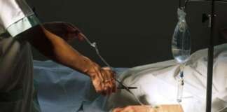 Malata di Sla ha il via libera per il suicidio assistito ma attende da mesi