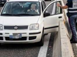 Suora imbocca l’autostrada contromano: “Stavo sentendo il Rosario alla radio e mi sono distratta”
