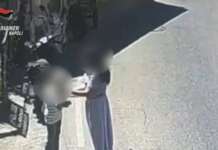 VIDEO/ Travestito da donna per truffare un’anziana: arrestati due uomini, recuperati soldi e gioielli