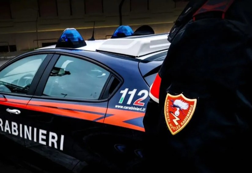 ubriaco semina il caos in un bar aggredisce i carabinieri arrestato da Anteprima24.it ubriaco semina il caos in un bar aggredisce i carabinieri arrestato