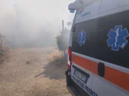 FOTO/ Eboli, incendio in un casolare: tre intossicati