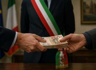 ‘Mazzette’ in cambio di un appalto da 25milioni di euro: indagato il sindaco