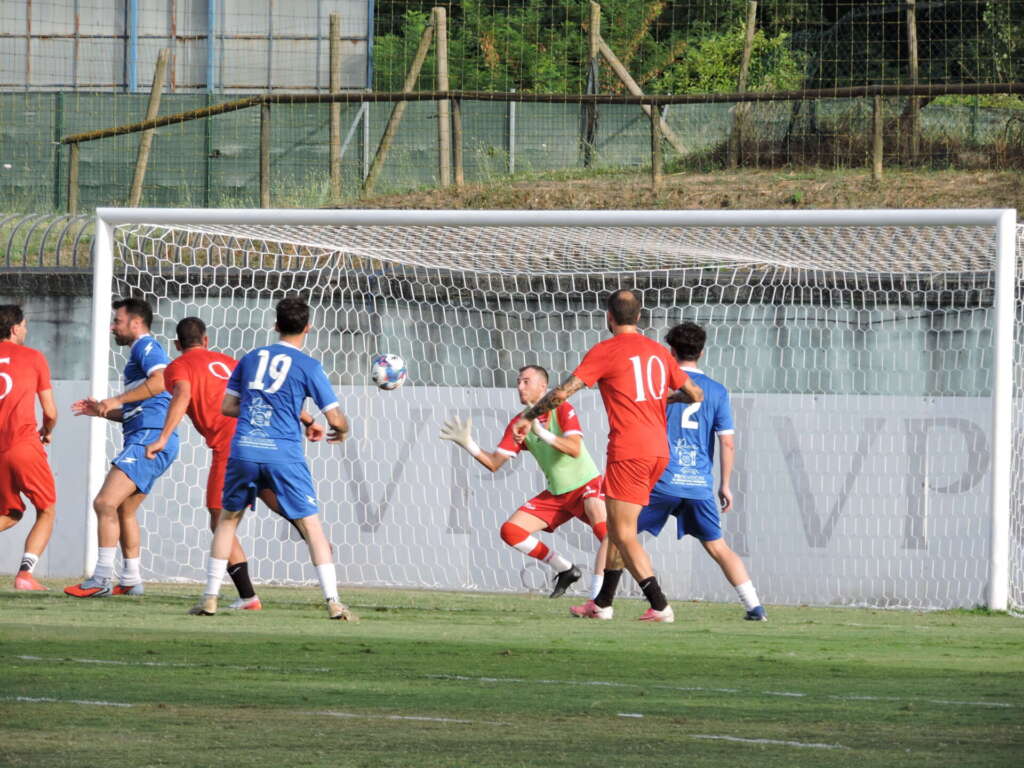 Colpo di testa di Salvemini, amichevole Benevento-Calvi