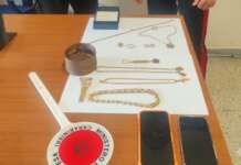 Si finge maresciallo dei Carabinieri e truffa un’anziana: arrestato con 70mila euro di gioielli