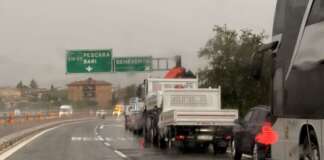 Bomba d’acqua sul Sannio, autostrada in tilt: chiuso il casello di Benevento, chilometri di coda