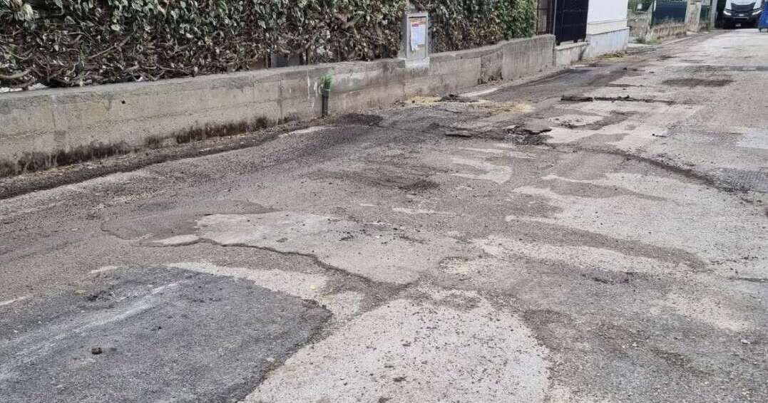 foto piet224 fontanelle e piana degli orti il pd denuncia asfalto solo a met224 carreggiata cos236 i lavori diventano una beffa da Anteprima24.it foto piet224 fontanelle e piana degli orti il pd denuncia asfalto solo a met224 carreggiata cos236 i lavori diventano una beffa