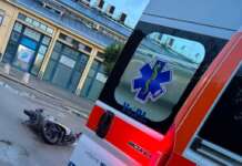 Perde il controllo della moto e cade sull’asfalto: 29enne in ospedale Moto incidente