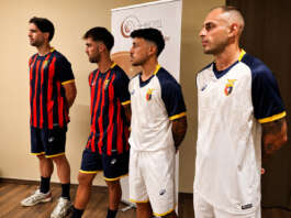 “Mettici il cuore”, presentate le nuove maglie della Casertana Maglie Casertana 2026-27