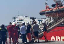 Salerno, primo sbarco con le norme più rigide: sei somali arrivati con la Open Arms Sbarco migranti open arms