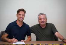 Scafatese, arriva Proia: esperienza e qualità per mister Ferraro Scafatese, il patron Romano con il nuovo acquisto Proia