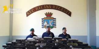 Maxi operazione antidroga a Napoli: sequestrati 113 kg di cocaina Sequestro record di cocaina a Napoli, Guardia di Finanza