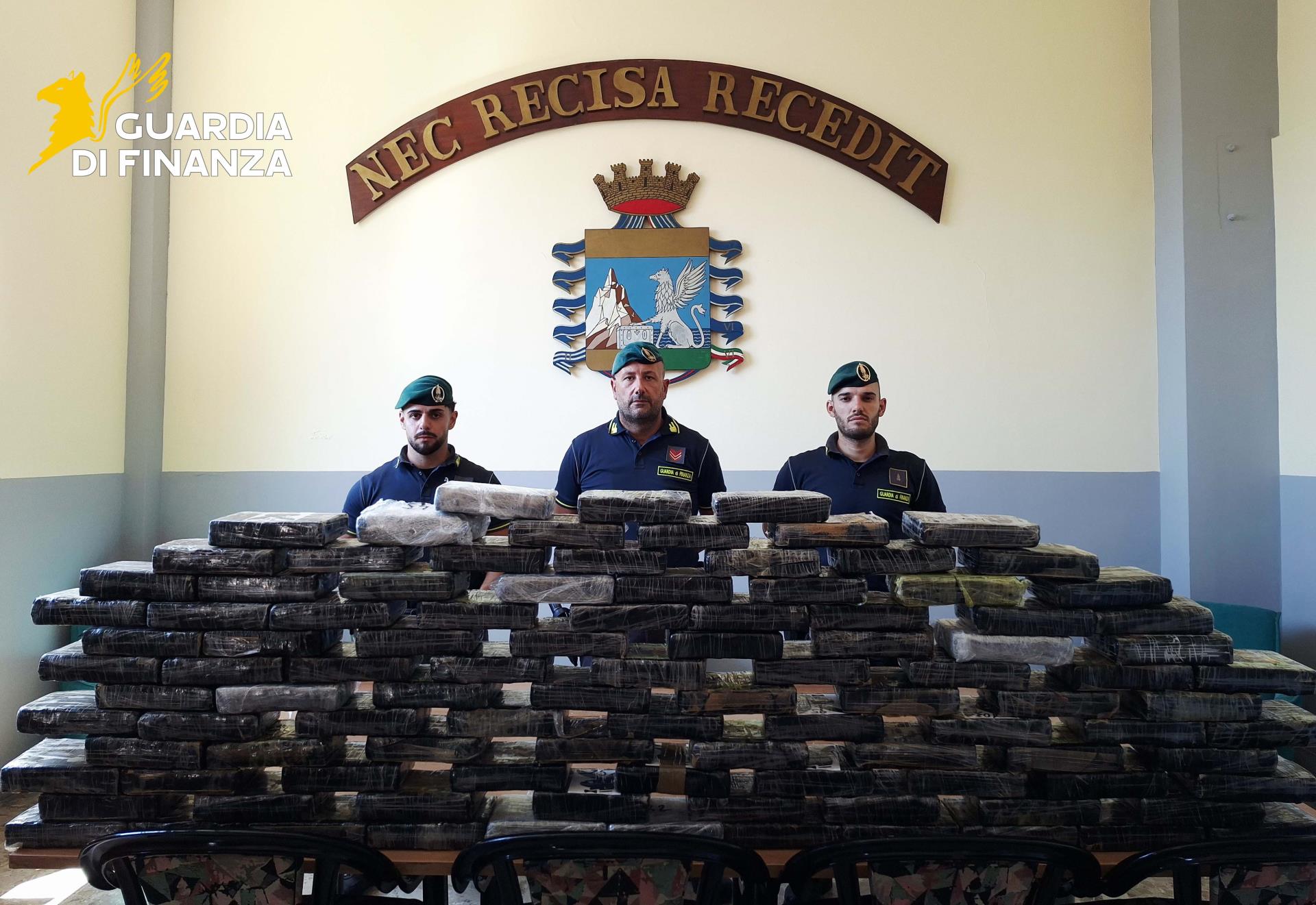 maxi operazione antidroga a napoli sequestrati 113 kg di cocaina da Anteprima24.it maxi operazione antidroga a napoli sequestrati 113 kg di cocaina