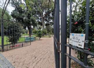 Turiste aggredite in centro: la dinamica della notte di paura a Salerno