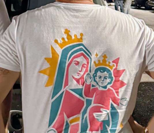 J’adore la Speranza, a Battipaglia le magliette pop della Madonna diventano solidarietà