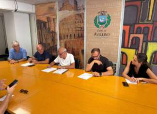 Stangata rifiuti: la Giunta dà il via libera all’aumento Tari, ora in Consiglio