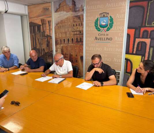 Stangata rifiuti: la Giunta dà il via libera all’aumento Tari, ora in Consiglio