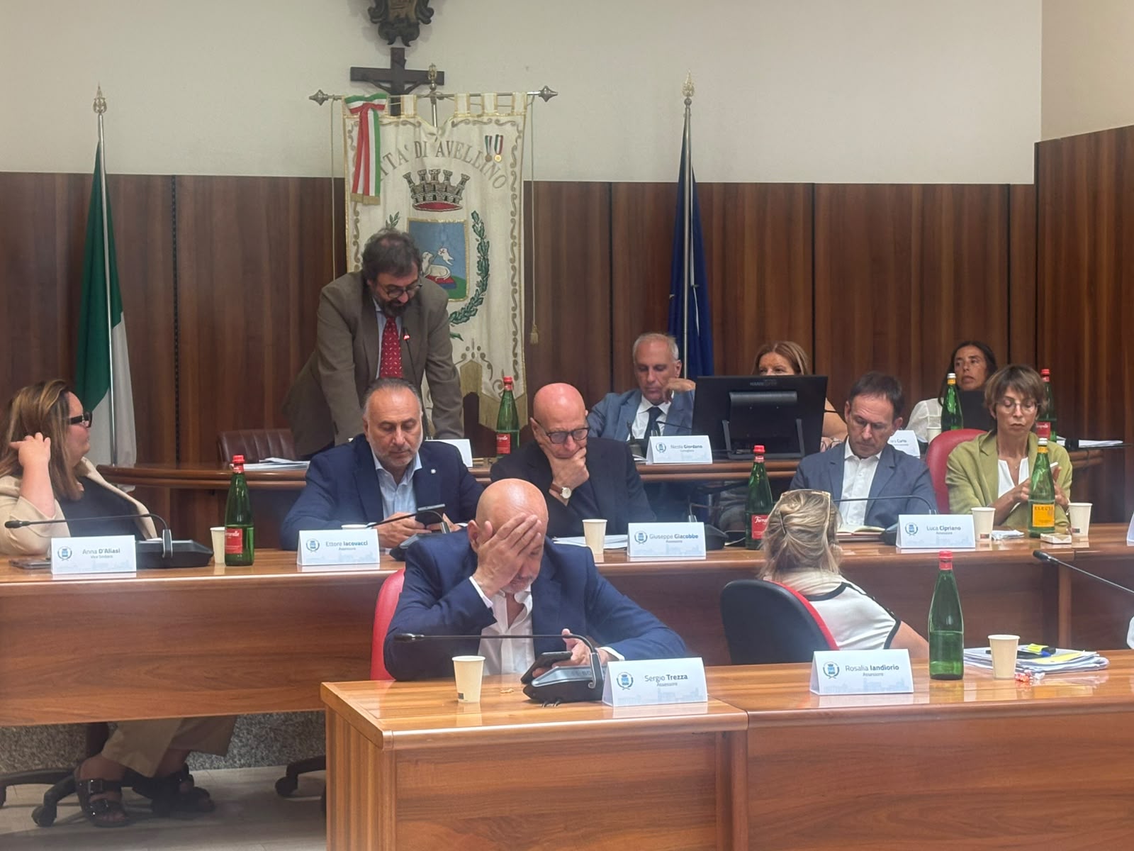 patto con avellino senza vendette il sindaco incassa il s236 al programma da Anteprima24.it patto con avellino senza vendette il sindaco incassa il s236 al programma