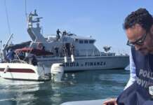 Gli sequestrano l’auto, lui si scaglia contro gli agenti: denunciato