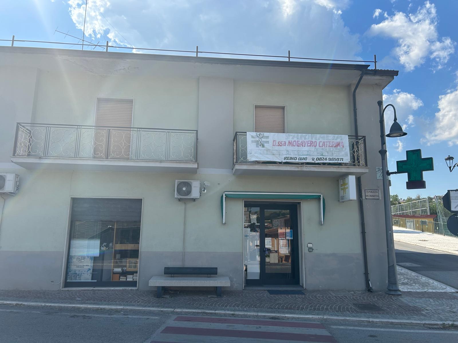 va in farmacia per dolori al torace salvato da un infarto in atto da Anteprima24.it va in farmacia per dolori al torace salvato da un infarto in atto