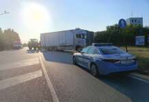 Tir resta incastrato allo svincolo del raccordo Benevento-Caianello: traffico rallentato