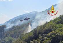 Vasto incendio sul monte Liberatore nel Salernitano