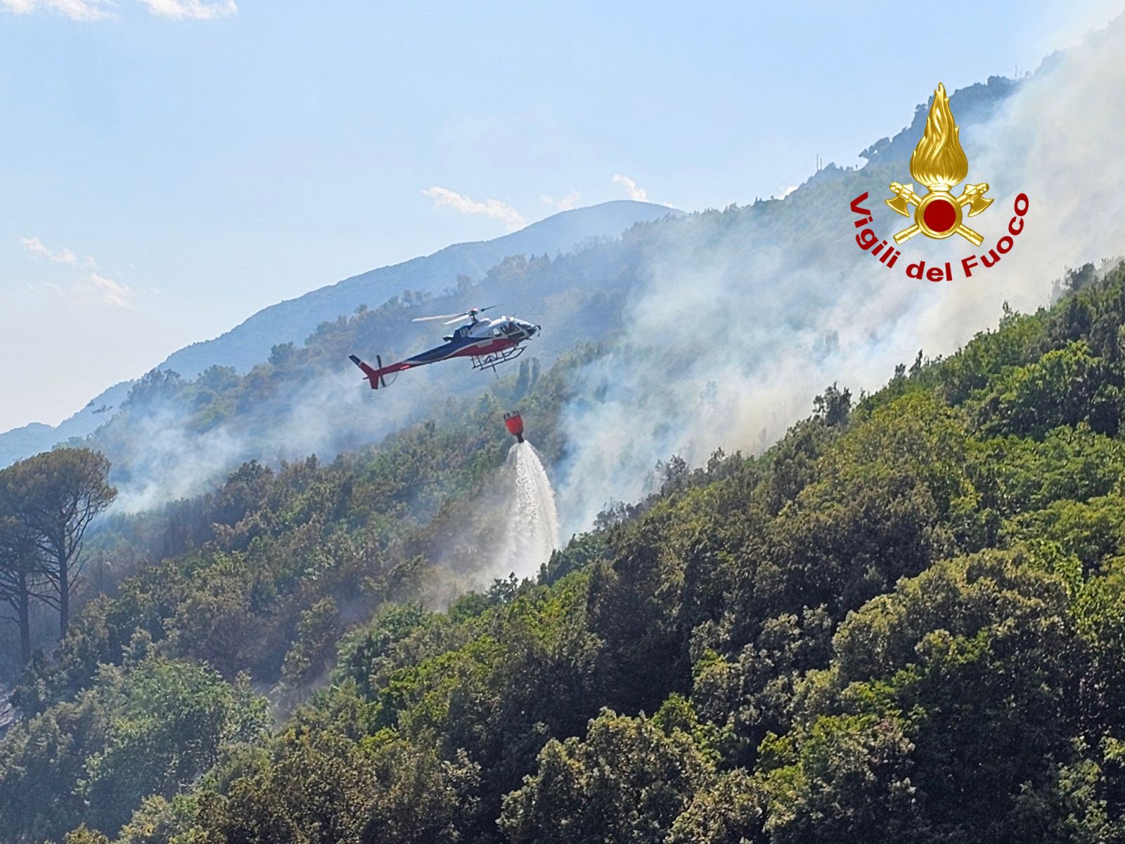 vasto incendio sul monte liberatore nel salernitano da Anteprima24.it vasto incendio sul monte liberatore nel salernitano