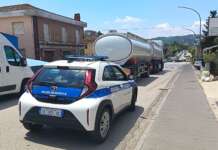 Tir in panne lungo via Napoli: traffico in tilt