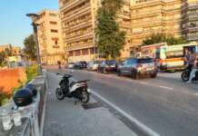 Scontro tra auto e scooter: due feriti, uno finisce in ospedale