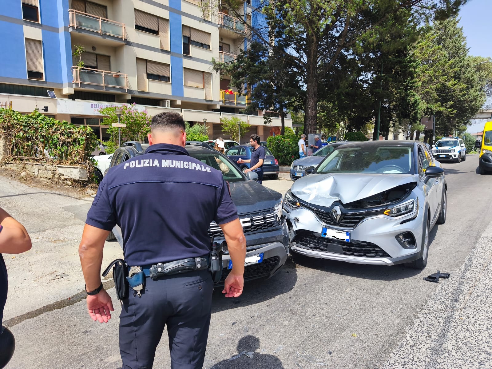 foto rione libert224 scontro tra due auto da Anteprima24.it foto rione libert224 scontro tra due auto