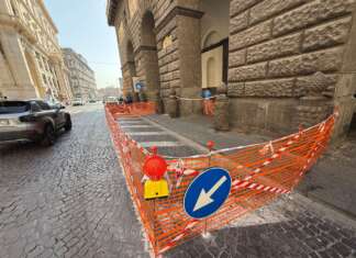 Crolli Teatro San Carlo, il geologo Caniparoli: “È la linea 6, serve indagine vibrometrica”