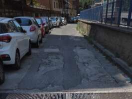 Napoli, Sos residenti via Sgambati: “Strada stretta e dissestata, no ad ordinanza che porta traffico qui”